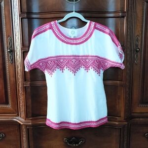 Pomegranate tunic top. XS pink and white